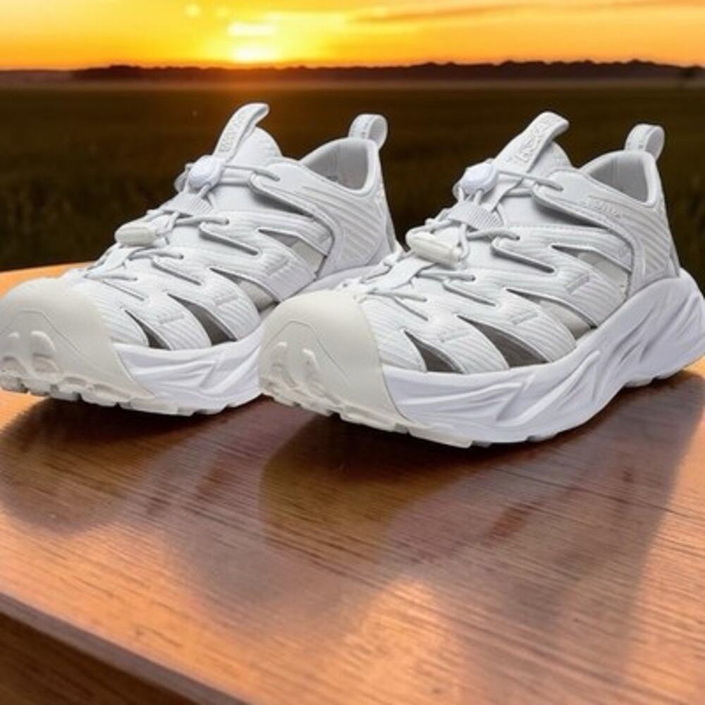Hoka One One Hopara Women 8.5 Slip-On Trail Hiking Outdoor Water Sandal White